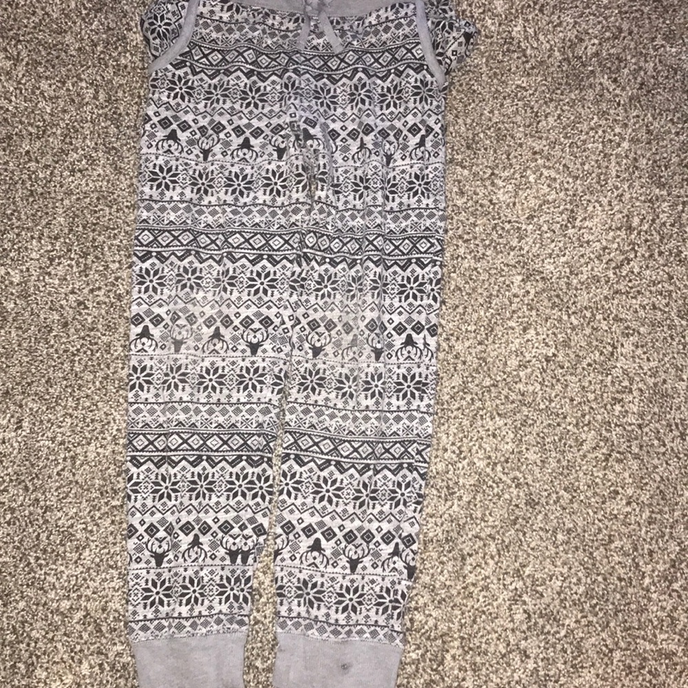 Gray sweat pants with Christmas pattern